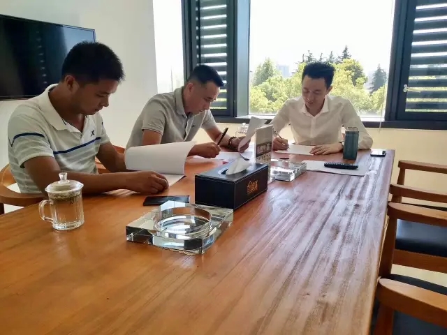 熱烈祝賀蕪湖鳩江孫總、潘總簽約創(chuàng)綠家！