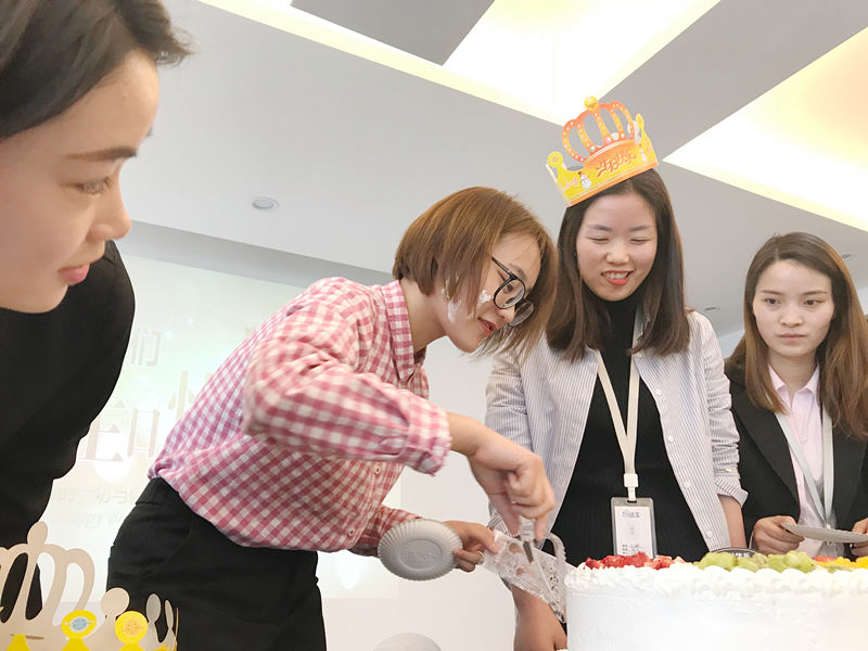 【4月生日會】業(yè)務很硬核，而我們只是甜美小公舉