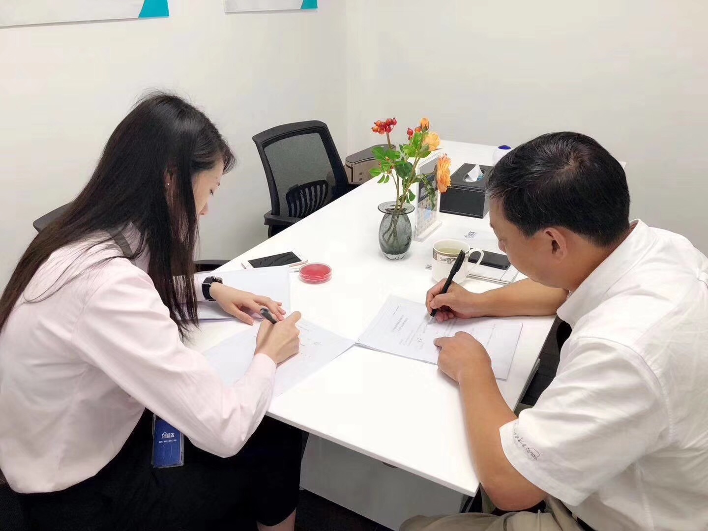 熱烈祝賀肖總簽約創(chuàng)綠家溫州市區(qū)級代理！