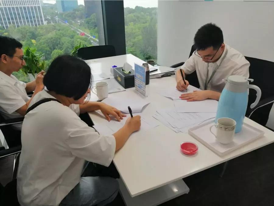 熱烈祝賀朱總、劉總簽約創(chuàng)綠家江蘇省蘇州市吳江區(qū)區(qū)級(jí)代理！
