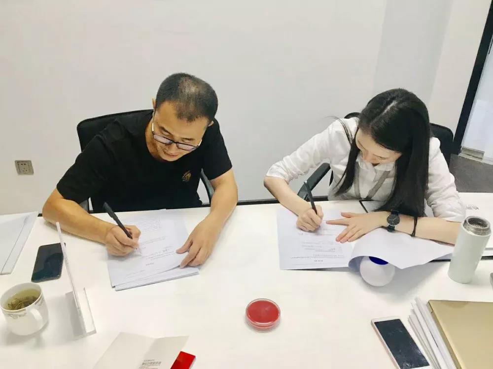 熱烈祝賀袁總簽約創(chuàng)綠家四川省涼山彝族自治州區(qū)級(jí)代理！